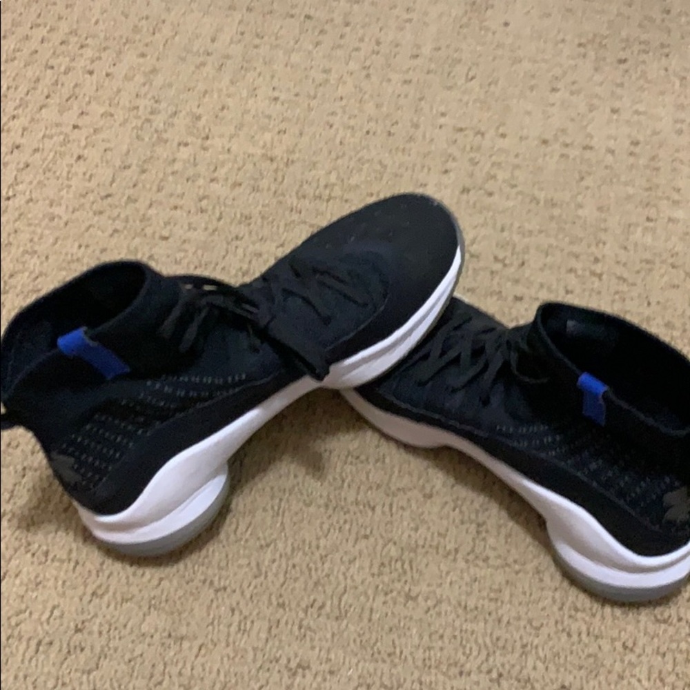 Under Armour black basketball shoes